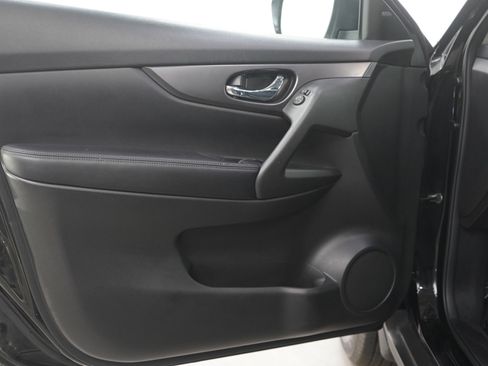 Used 2016 Nissan Rogue SV w/ SV Premium Package AWD/4WD image 19
