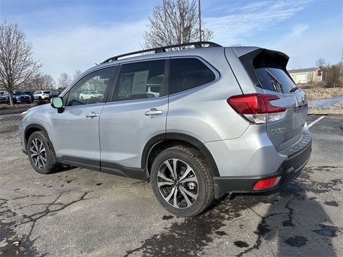 Used 2022 Subaru Forester Limited w/ Popular Package #3 image 8