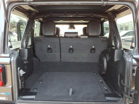 Used 2021 Jeep Wrangler Unlimited Sahara w/ Cold Weather Group image 14