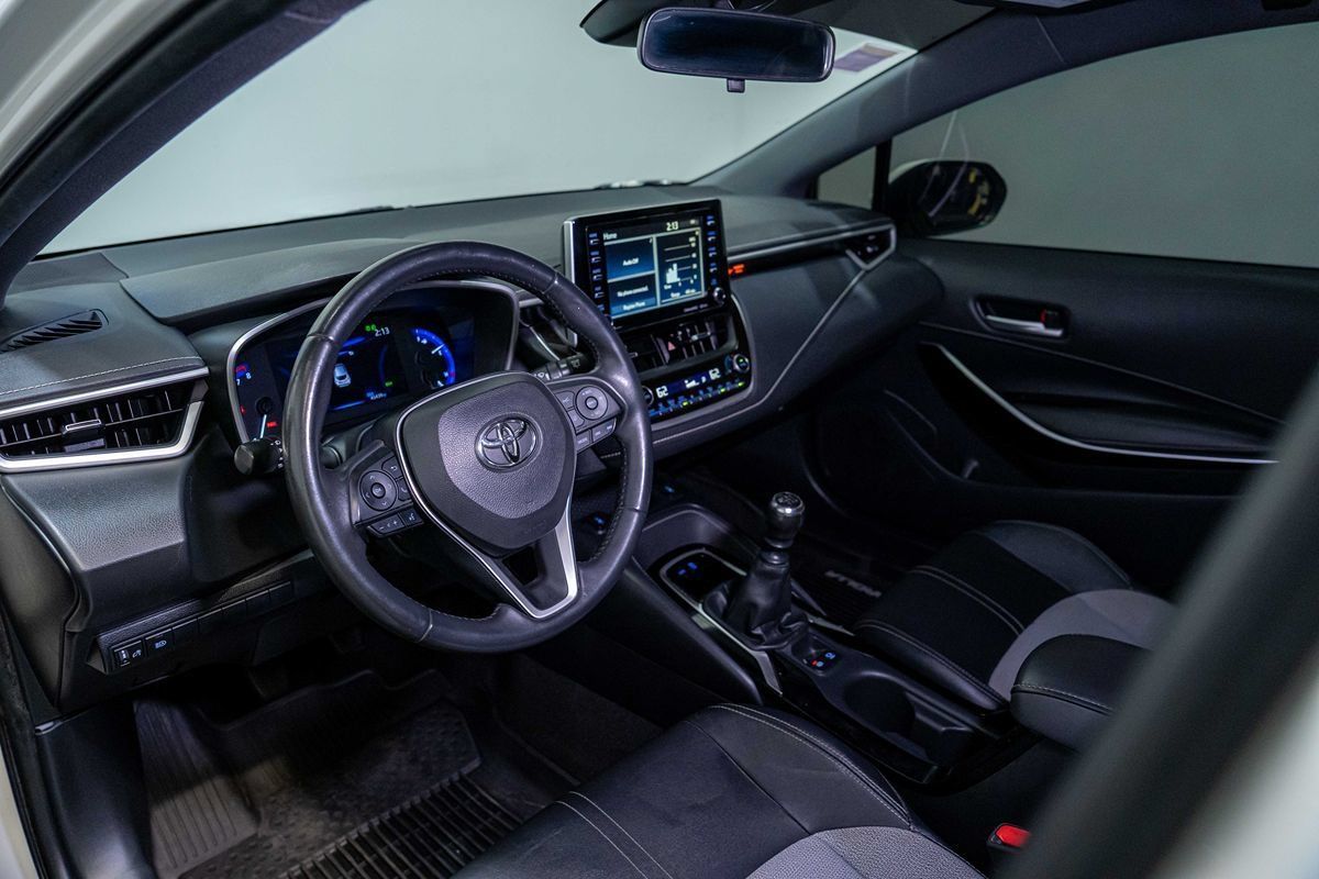 Used 2019 Toyota Corolla XSE FWD image 14