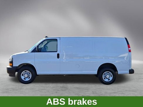 Used 2024 Chevrolet Express 2500 image 4