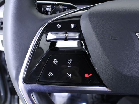 Used 2026 Cadillac Vistiq Sport image 24