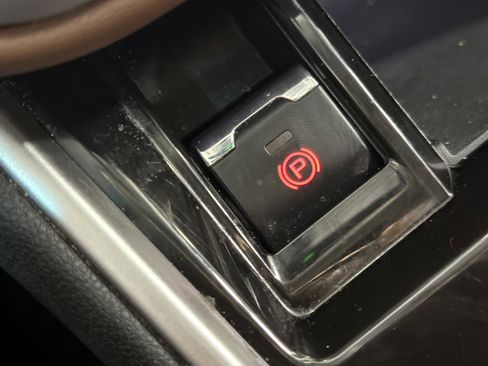 Used 2020 Subaru Outback Touring XT image 29