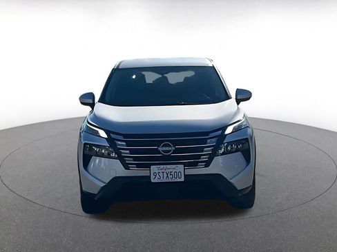 Used 2025 Nissan Rogue SV image 4