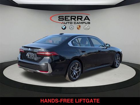 Used 2025 BMW i5 xDrive40 w/ Premium Package image 3