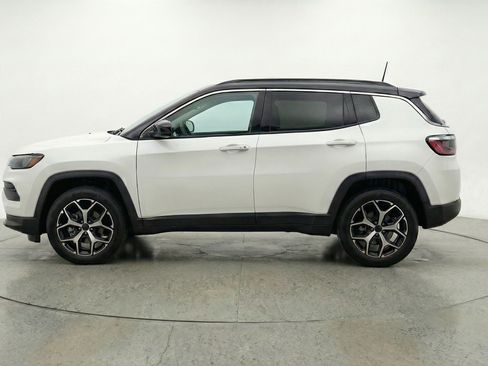 Used 2025 Jeep Compass Limited image 5