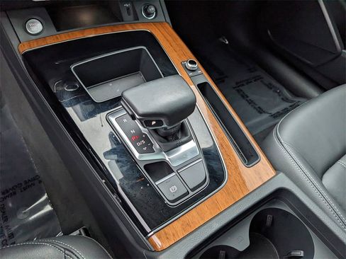 Used 2023 Audi Q5 2.0T Premium w/ Convenience Package image 16