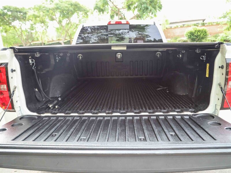 Used 2014 Chevrolet Silverado 1500 High Country w/ High Country Premium Package AWD/4WD image 32