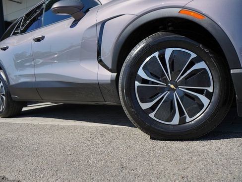 New 2025 Chevrolet Equinox EV LT image 10