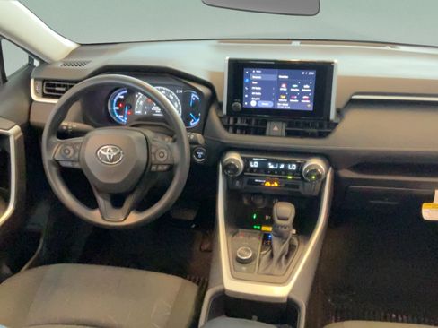 Certified 2025 Toyota RAV4 XLE AWD/4WD image 32
