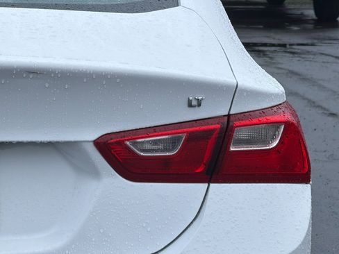 Used 2018 Chevrolet Malibu LT image 22