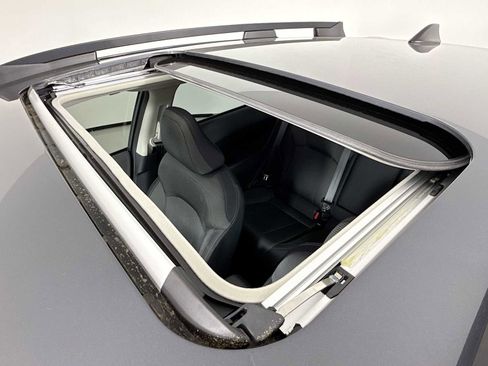 Used 2024 Subaru Crosstrek 2.0i Premium image 21