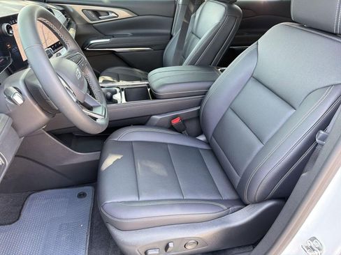 New 2026 Chevrolet Traverse LT w/ Midnight/Sport Edition FWD image 5