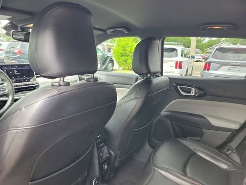 Used 2024 Jeep Compass Limited AWD/4WD image 28