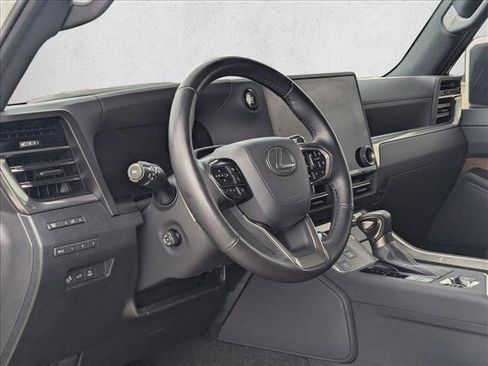 Used 2024 Lexus GX 550 w/ Accessory Package (Z1) image 9