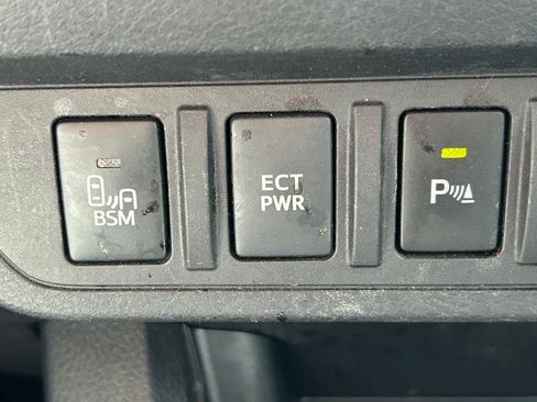 Used 2021 Toyota Tacoma TRD Sport w/ Technology Package image 29