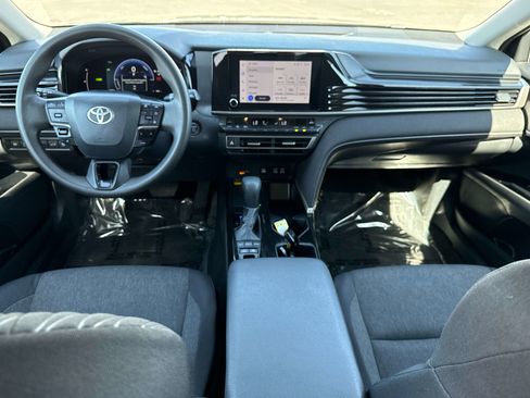 Used 2025 Toyota Camry LE FWD image 14