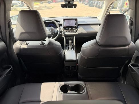 Used 2022 Toyota Corolla Cross XLE w/ Convenience Package AWD/4WD image 39