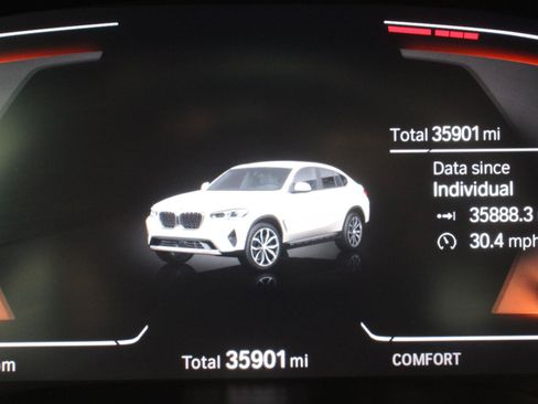 Used 2024 BMW X4 xDrive30i w/ Parking Assistance Package AWD/4WD image 12