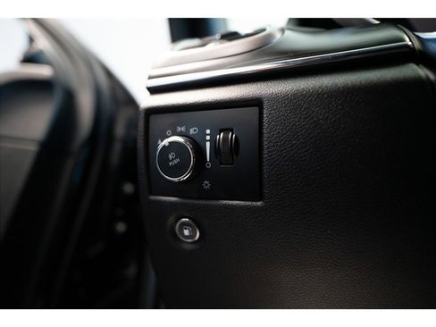 Used 2019 Jeep Grand Cherokee Limited w/ Luxury Group II AWD/4WD image 18