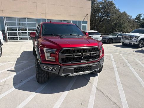 Used 2019 Ford F150 Raptor w/ Equipment Group 802A Luxury AWD/4WD image 3