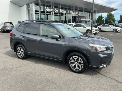 Used 2020 Subaru Forester Premium AWD/4WD image 6