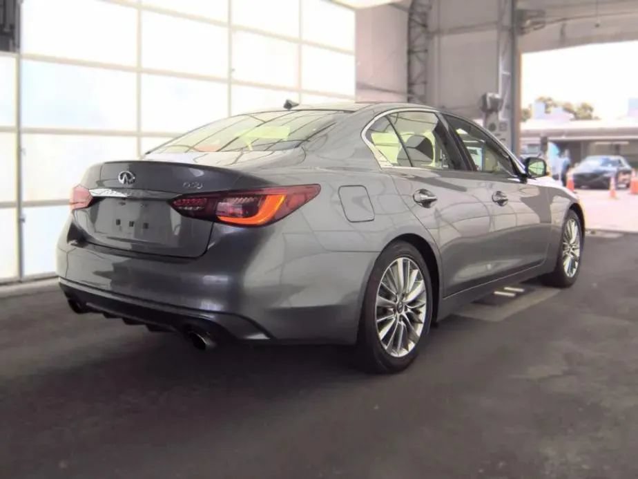 Used 2018 INFINITI Q50 Luxe RWD image 3