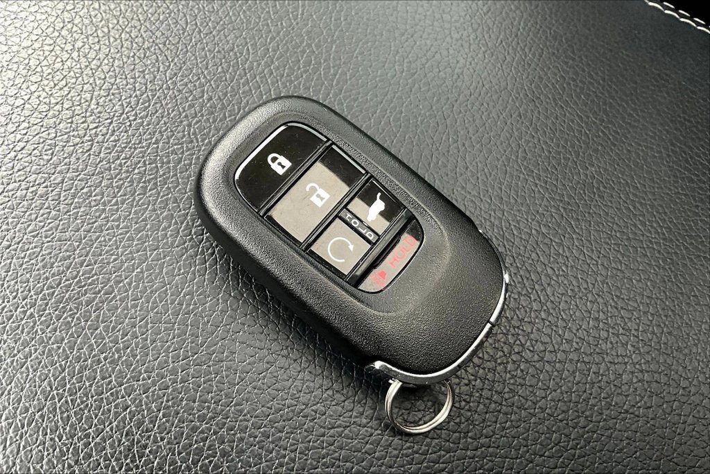 Used 2023 Honda Pilot Touring image 10