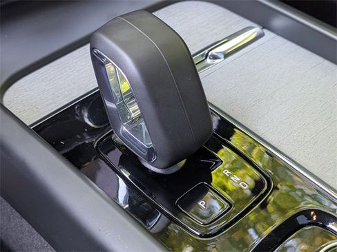 Certified 2025 Volvo XC60 T8 Plus w/ Protection Package Premier image 19