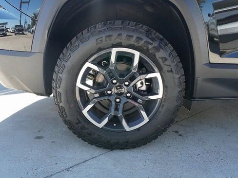 New 2026 Chevrolet Equinox ACTIV image 6