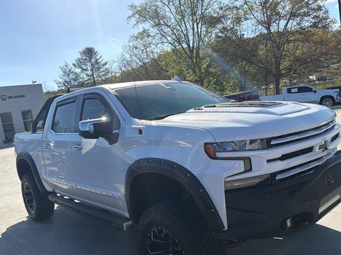 Used 2019 Chevrolet Silverado 1500 LTZ w/ LTZ Premium Package AWD/4WD image 2
