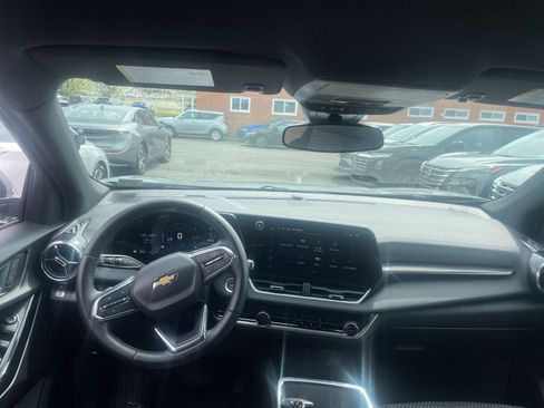 Used 2025 Chevrolet Equinox LT image 35