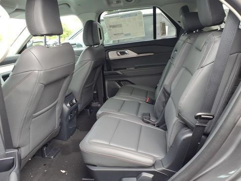 New 2026 Ford Explorer Active w/ Active Comfort Package AWD/4WD image 7