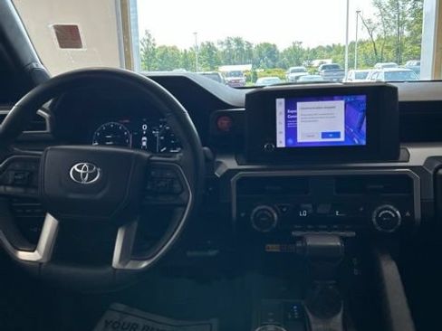 Certified 2025 Toyota Tacoma TRD Off-Road w/ TRD Off Road Upgrade Package AWD/4WD image 8