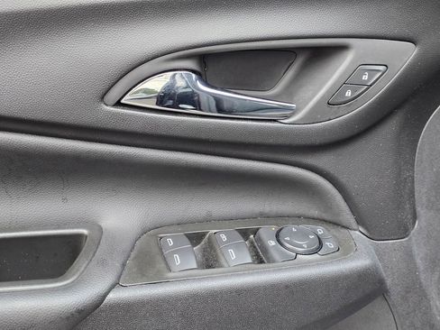 Used 2024 Chevrolet Equinox LT AWD/4WD image 10