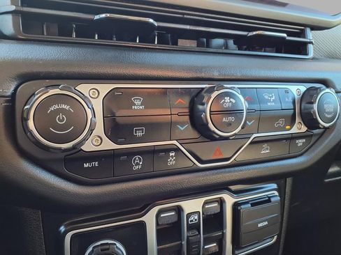 Certified 2024 Jeep Wrangler Unlimited Rubicon image 11