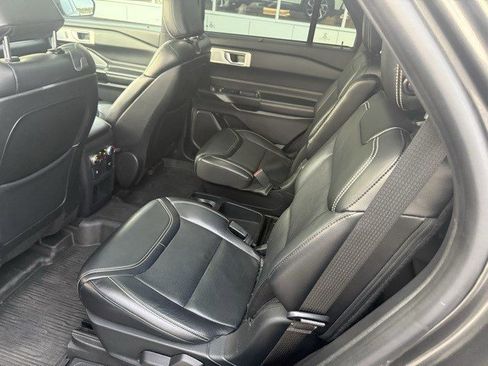 Used 2020 Ford Explorer ST w/ ST Street Pack image 11