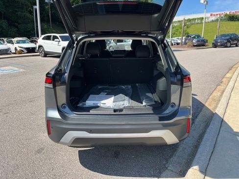 New 2025 Volkswagen Tiguan SE image 27