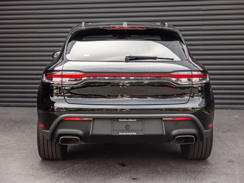 Certified 2026 Porsche Macan AWD/4WD image 9