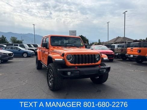 Used 2025 Jeep Gladiator Rubicon AWD/4WD image 5