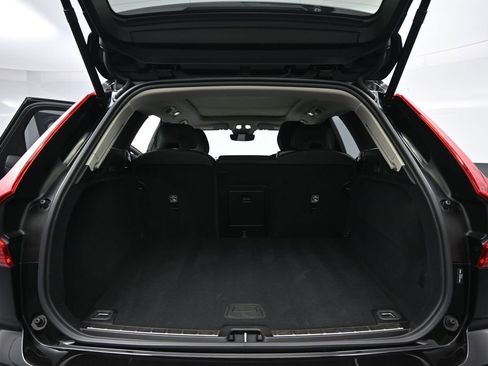 Used 2025 Volvo XC60 B5 Plus w/ Climate Package AWD/4WD image 15