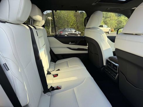 Used 2026 Lexus LX 600 4WD w/ Accessory Package (Z1) image 17