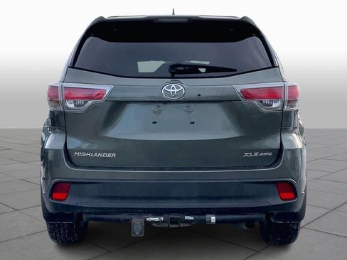 Used 2015 Toyota Highlander XLE image 4