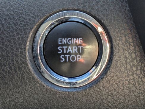 Used 2018 Toyota Camry XSE image 30