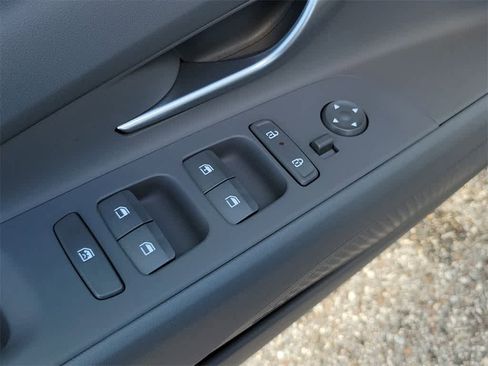 New 2025 Hyundai Elantra SE image 18