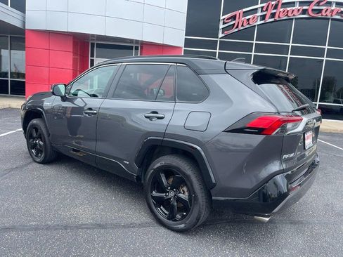 Used 2019 Toyota RAV4 XSE AWD/4WD image 2