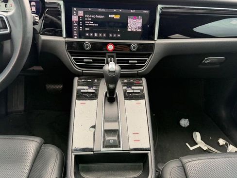 Used 2023 Porsche Macan Turbo image 16