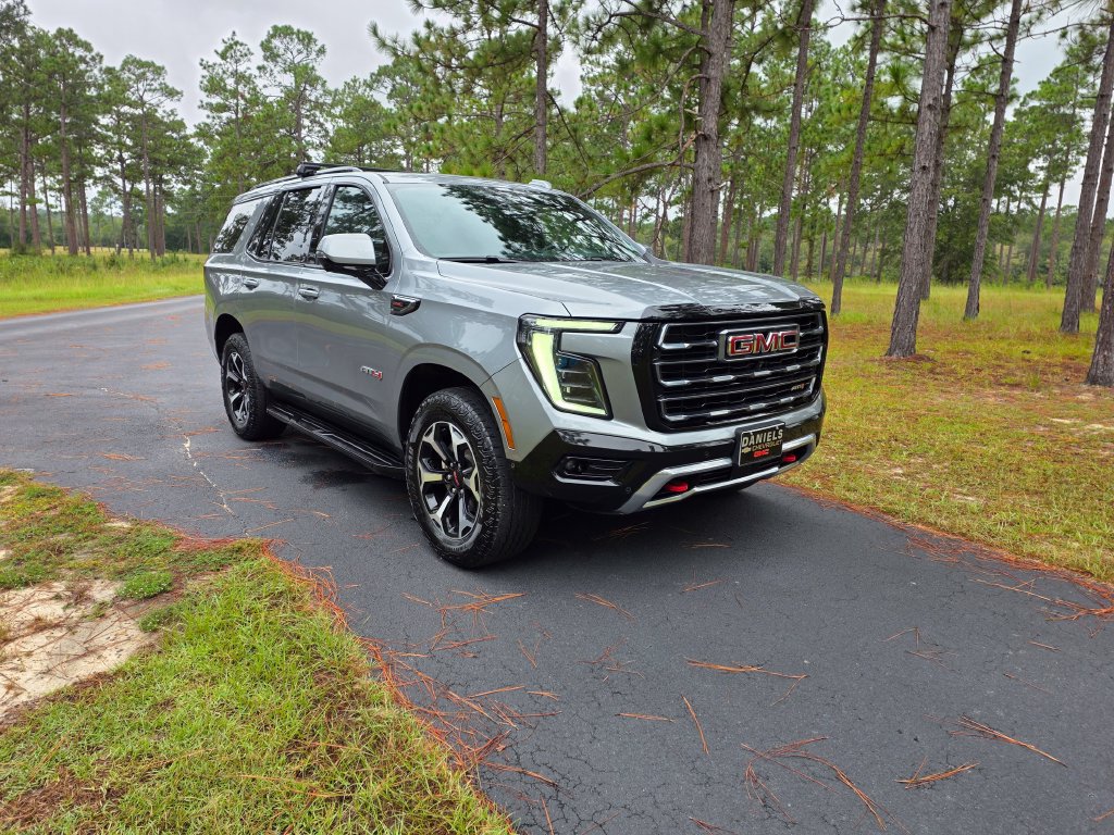 Used 2025 GMC Yukon AT4 AWD/4WD image 7