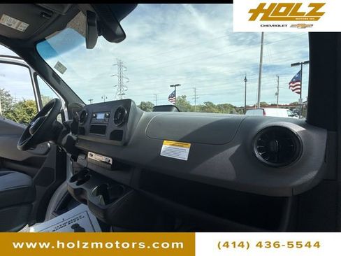 Used 2025 Mercedes-Benz Sprinter 2500 image 23