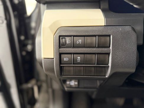 Used 2024 Toyota Tacoma TRD Off-Road image 29